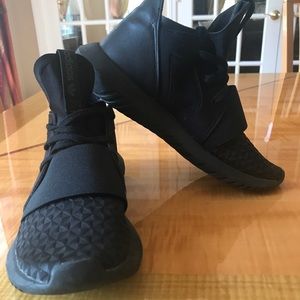 Adidas Tubular Defiant